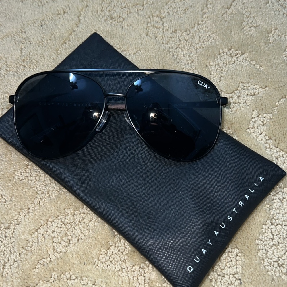 Quay Australia Vivienne Sunglasses with Case